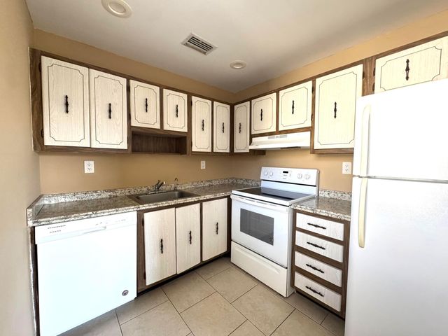 900 S Normandy Lane, Delray Beach, FL 33484