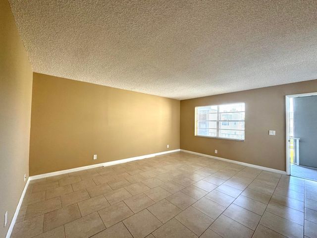 900 S Normandy Lane, Delray Beach, FL 33484