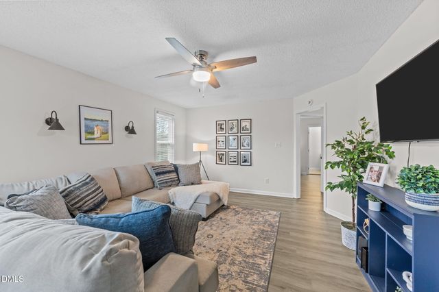 717 Slippery Bank Court, Benson, NC 27504