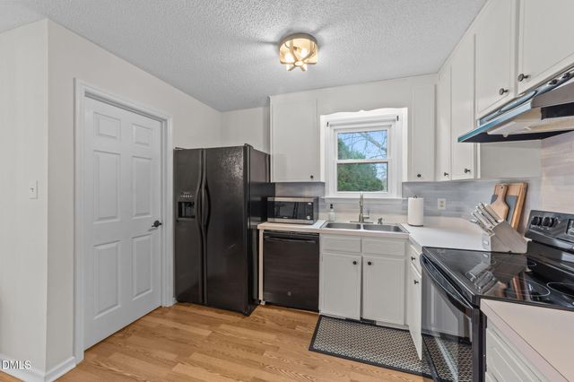 717 Slippery Bank Court, Benson, NC 27504