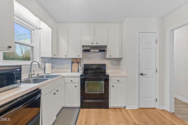 717 Slippery Bank Court, Benson, NC 27504