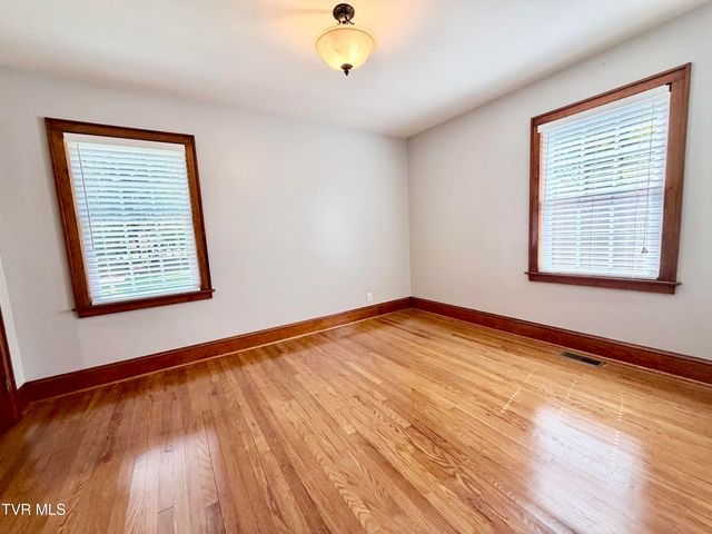 408 West F Street, Elizabethton, TN 37643