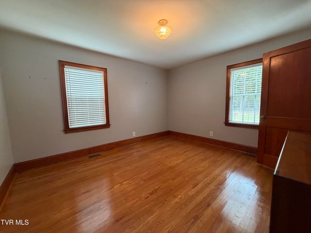 408 West F Street, Elizabethton, TN 37643
