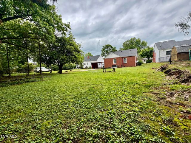 408 West F Street, Elizabethton, TN 37643