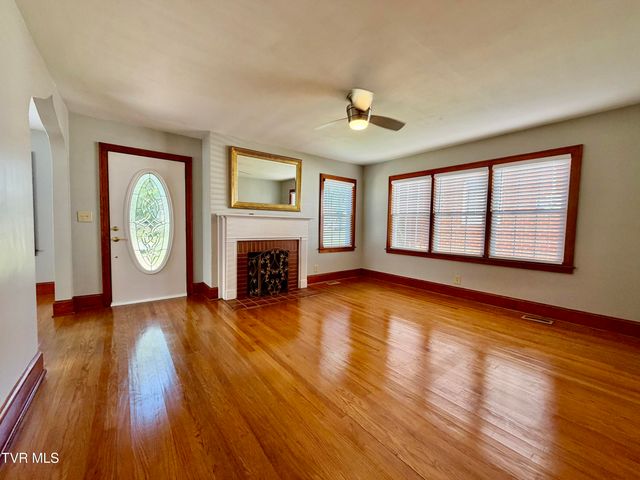 408 West F Street, Elizabethton, TN 37643