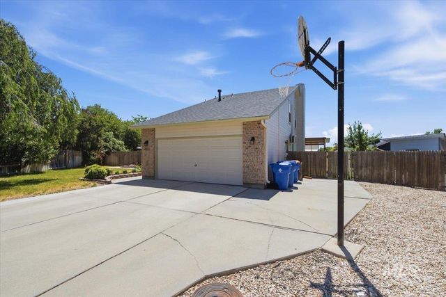 4426 S Tinker Ave, Boise, ID 83709