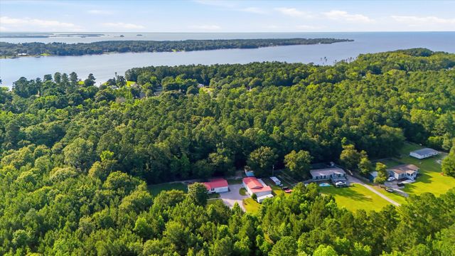 690 Lannie Lane, Moncks Corner, SC 29461