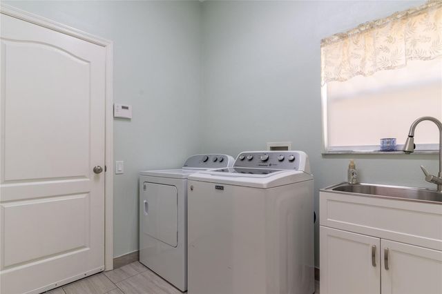 9406 OAK MEADOW COURT, Tampa, FL 33647