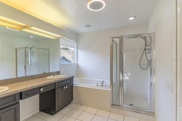 9406 OAK MEADOW COURT, Tampa, FL 33647