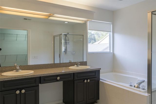 9406 OAK MEADOW COURT, Tampa, FL 33647