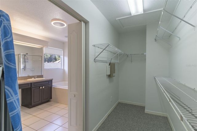 9406 OAK MEADOW COURT, Tampa, FL 33647