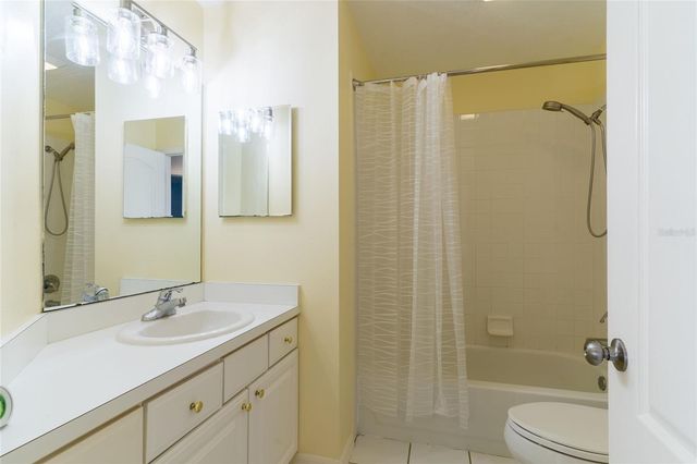 9406 OAK MEADOW COURT, Tampa, FL 33647