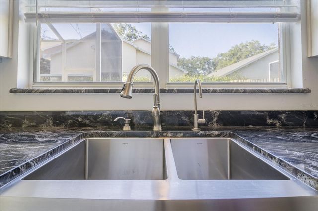9406 OAK MEADOW COURT, Tampa, FL 33647