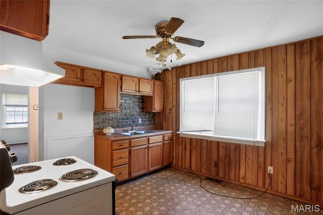 109 Chambers Road, St Louis, MO 63137