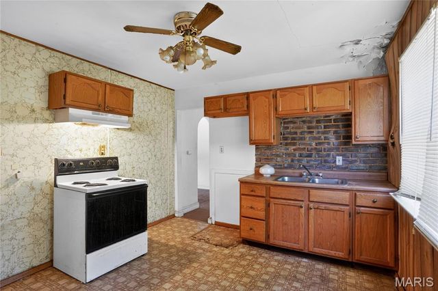 109 Chambers Road, St Louis, MO 63137
