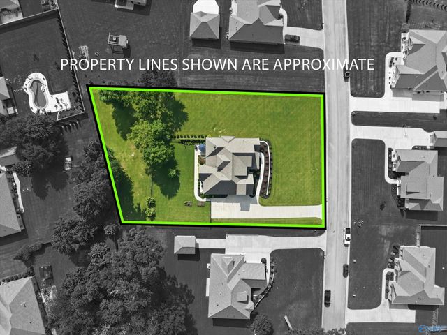 70 Natures Way, Guntersville, AL 35976