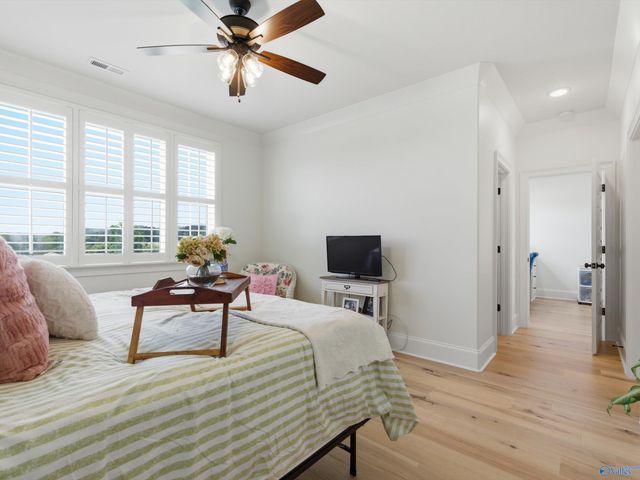 70 Natures Way, Guntersville, AL 35976