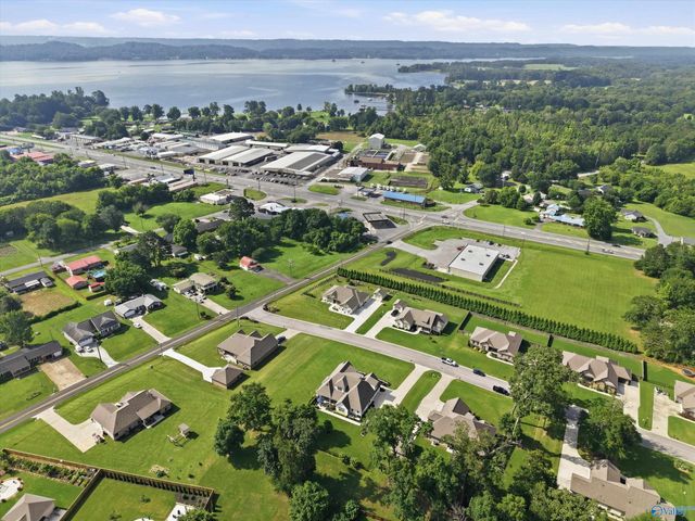 70 Natures Way, Guntersville, AL 35976