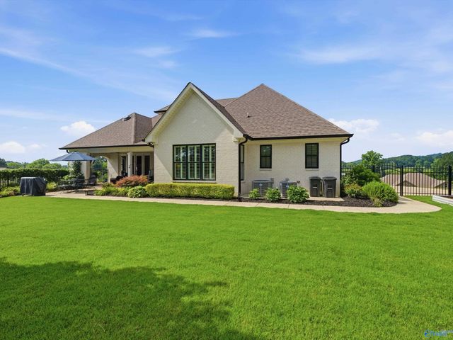70 Natures Way, Guntersville, AL 35976
