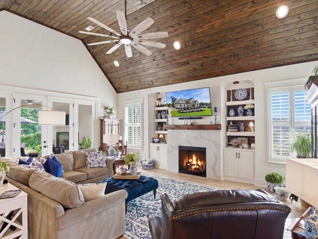 70 Natures Way, Guntersville, AL 35976