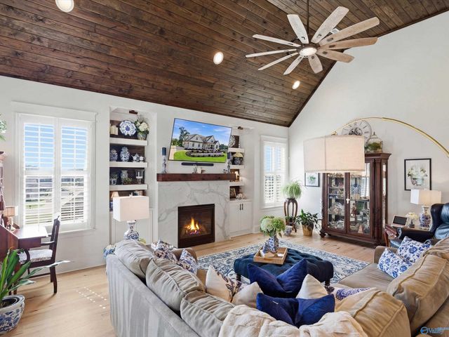 70 Natures Way, Guntersville, AL 35976
