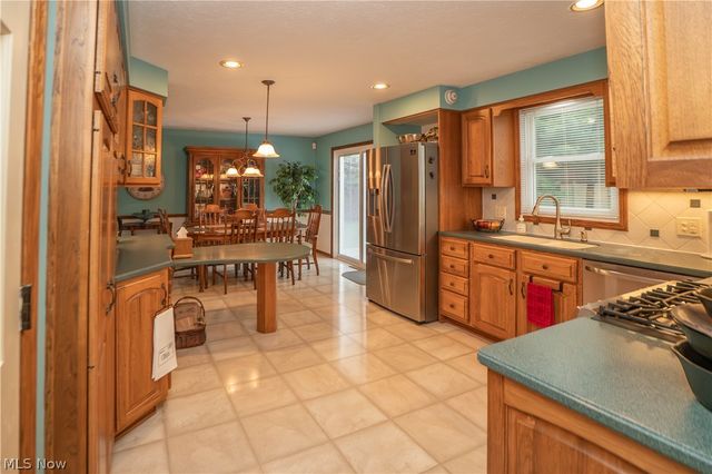 11507 Lela Avenue NW, Uniontown, OH 44685
