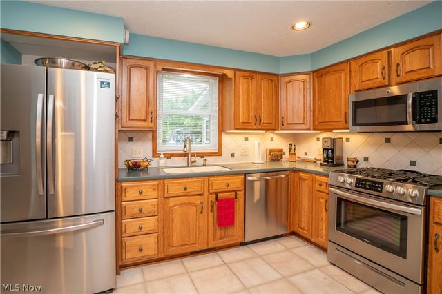 11507 Lela Avenue NW, Uniontown, OH 44685