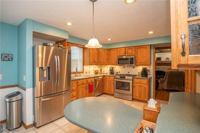 11507 Lela Avenue NW, Uniontown, OH 44685
