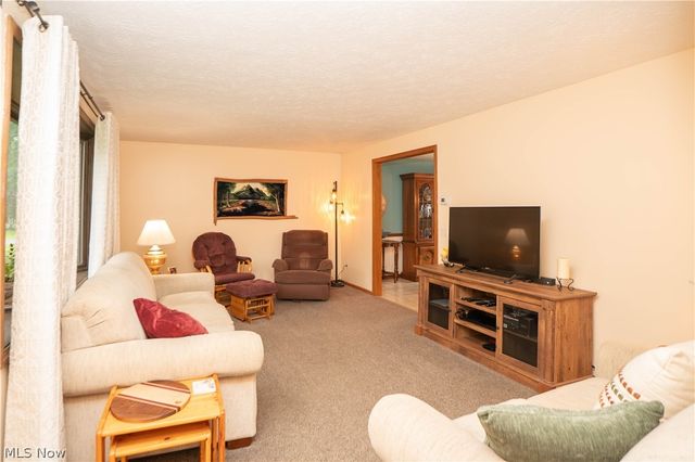 11507 Lela Avenue NW, Uniontown, OH 44685