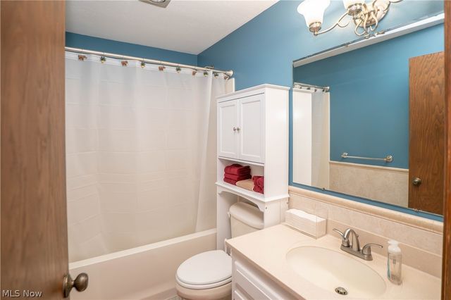 11507 Lela Avenue NW, Uniontown, OH 44685