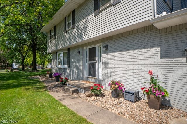 11507 Lela Avenue NW, Uniontown, OH 44685