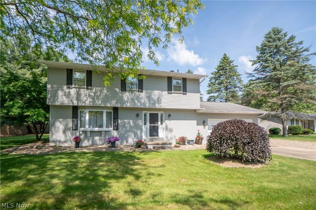 11507 Lela Avenue NW, Uniontown, OH 44685