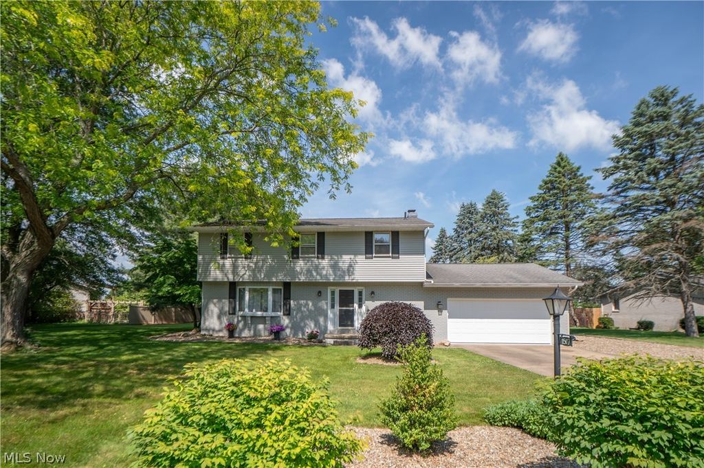11507 Lela Avenue NW, Uniontown, OH 44685