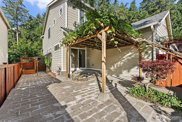 8504 Lackland Court NE, Lacey, WA 98516