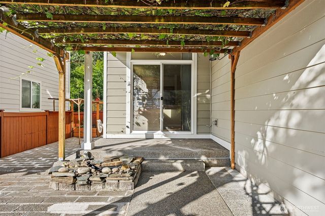 8504 Lackland Court NE, Lacey, WA 98516
