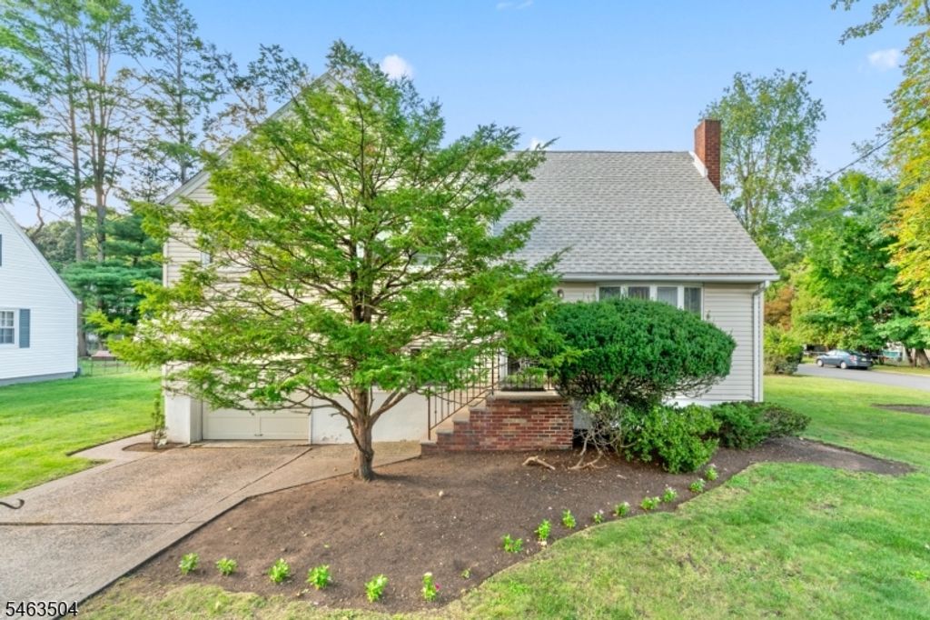 257 Hamilton Rd, Teaneck Twp., NJ 07666 — photo 2
