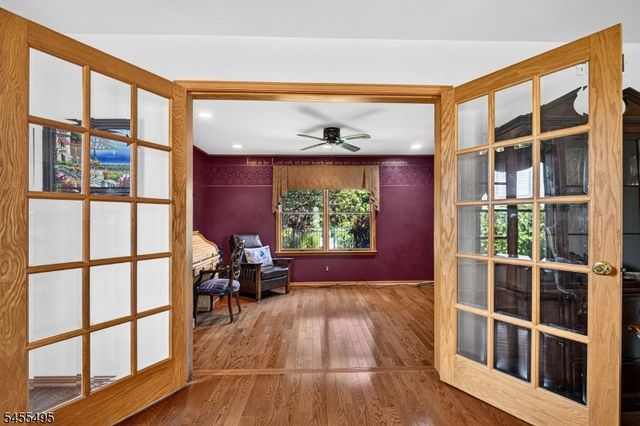 46 Waverly Pl, South Brunswick Twp., NJ 08852