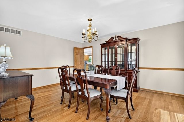 46 Waverly Pl, South Brunswick Twp., NJ 08852