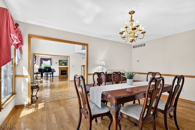 46 Waverly Pl, South Brunswick Twp., NJ 08852
