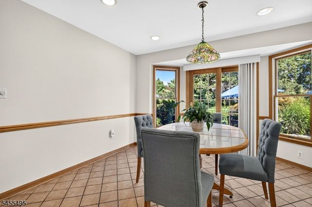 46 Waverly Pl, South Brunswick Twp., NJ 08852
