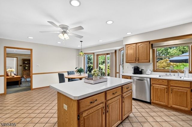 46 Waverly Pl, South Brunswick Twp., NJ 08852