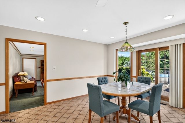 46 Waverly Pl, South Brunswick Twp., NJ 08852
