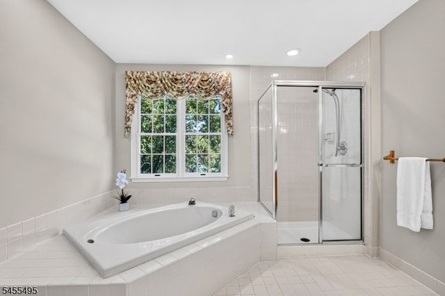 46 Waverly Pl, South Brunswick Twp., NJ 08852