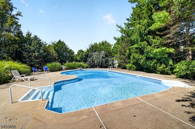 46 Waverly Pl, South Brunswick Twp., NJ 08852