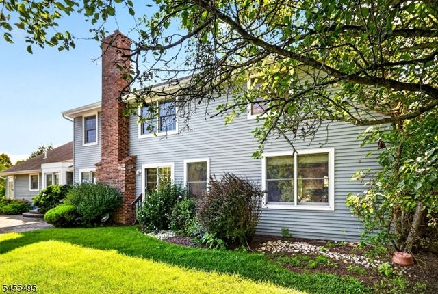 46 Waverly Pl, South Brunswick Twp., NJ 08852