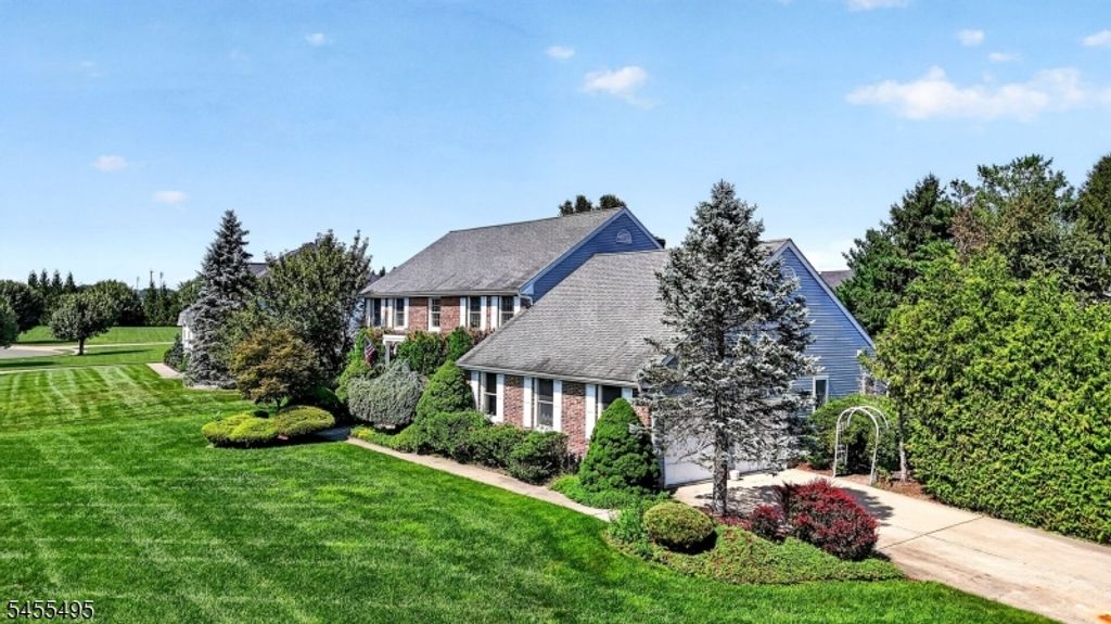 46 Waverly Pl, South Brunswick Twp., NJ 08852