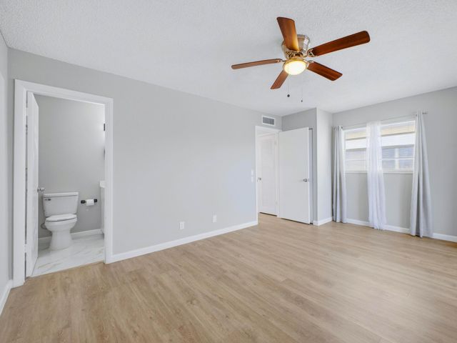 801 Flanders Q, Delray Beach, FL 33484