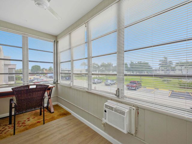 801 Flanders Q, Delray Beach, FL 33484