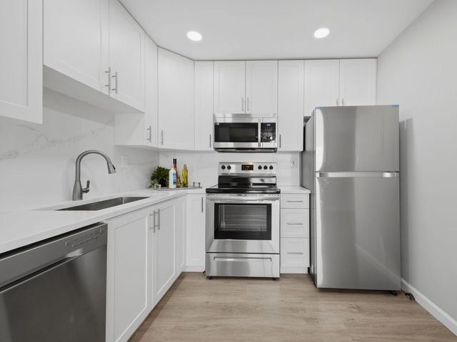 801 Flanders Q, Delray Beach, FL 33484