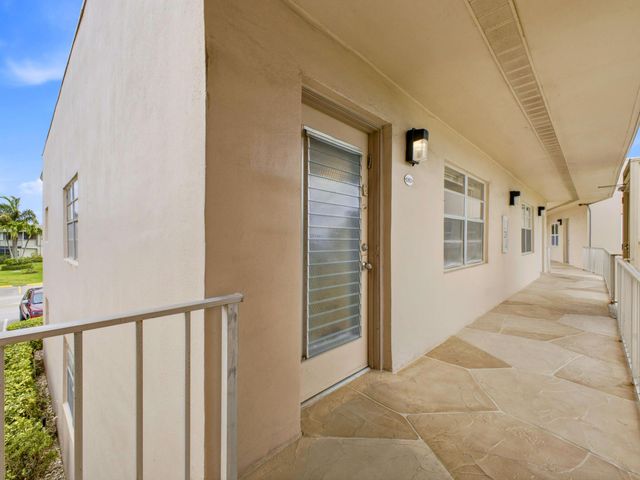 801 Flanders Q, Delray Beach, FL 33484